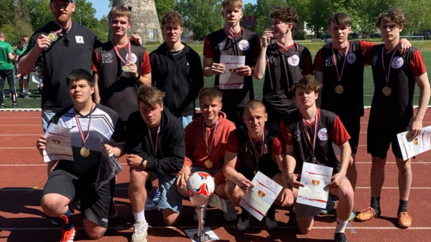 1.vieta Latvijas republikas sacesībās futbolā.